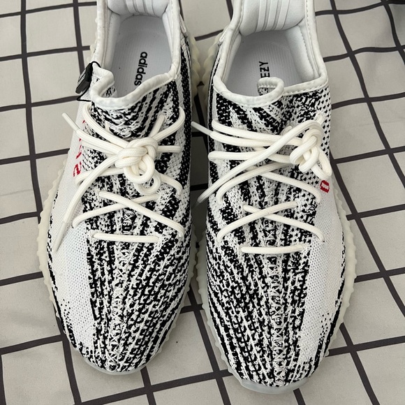 Yeezy 350 V2 “Zebra” - Picture 3 of 6